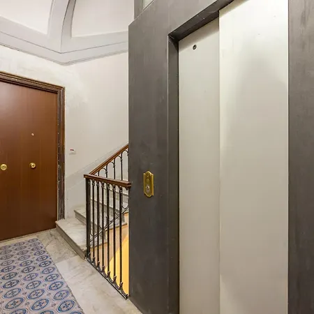 Urban Base Garibaldi By Napoliapartments * نابولي